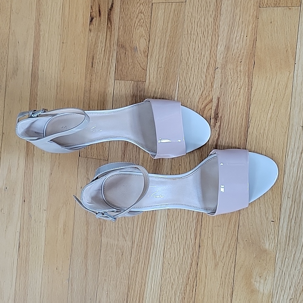 Great Condition Sandals by Marc Fisher size 8.5 Beige & Blush 4" heel